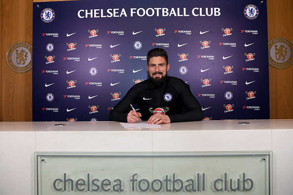 Giroud khoác áo số 18, rạng rỡ trong ngày ra mắt Chelsea